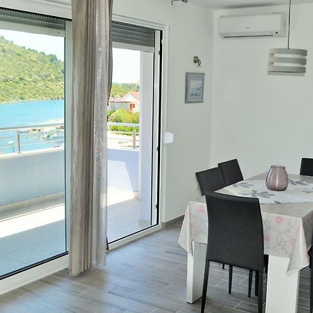 Apartments Zora Рогозница Екстериор снимка