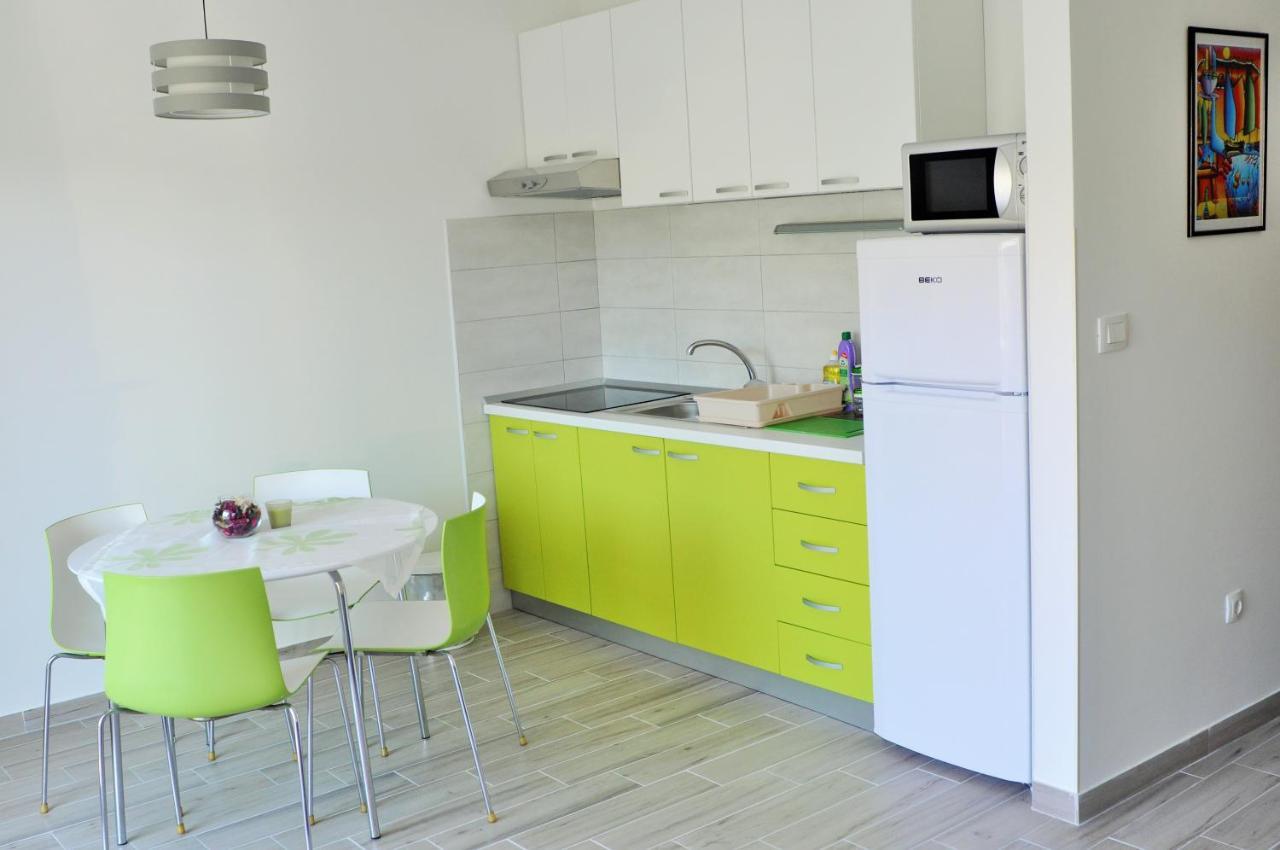 Apartments Zora Рогозница Екстериор снимка