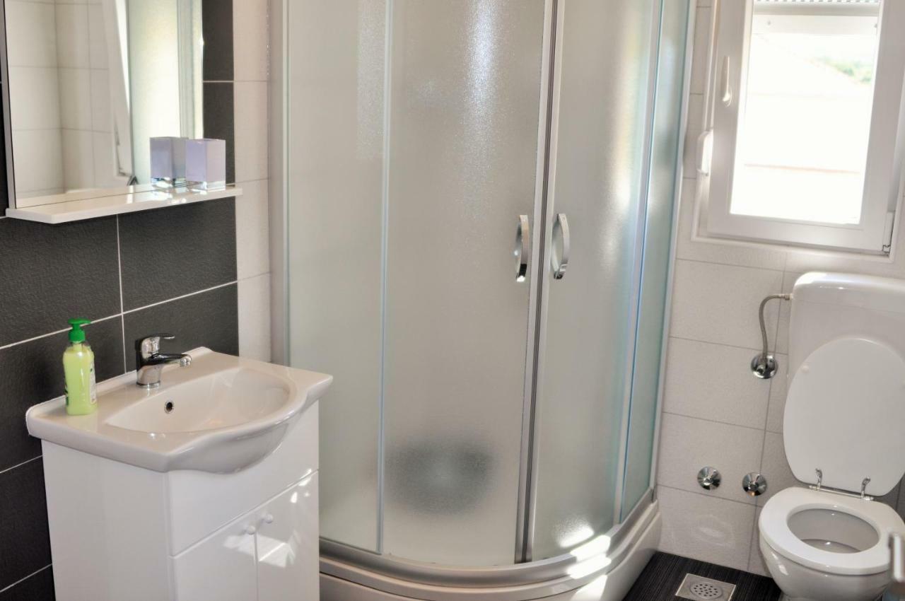 Apartments Zora Рогозница Екстериор снимка
