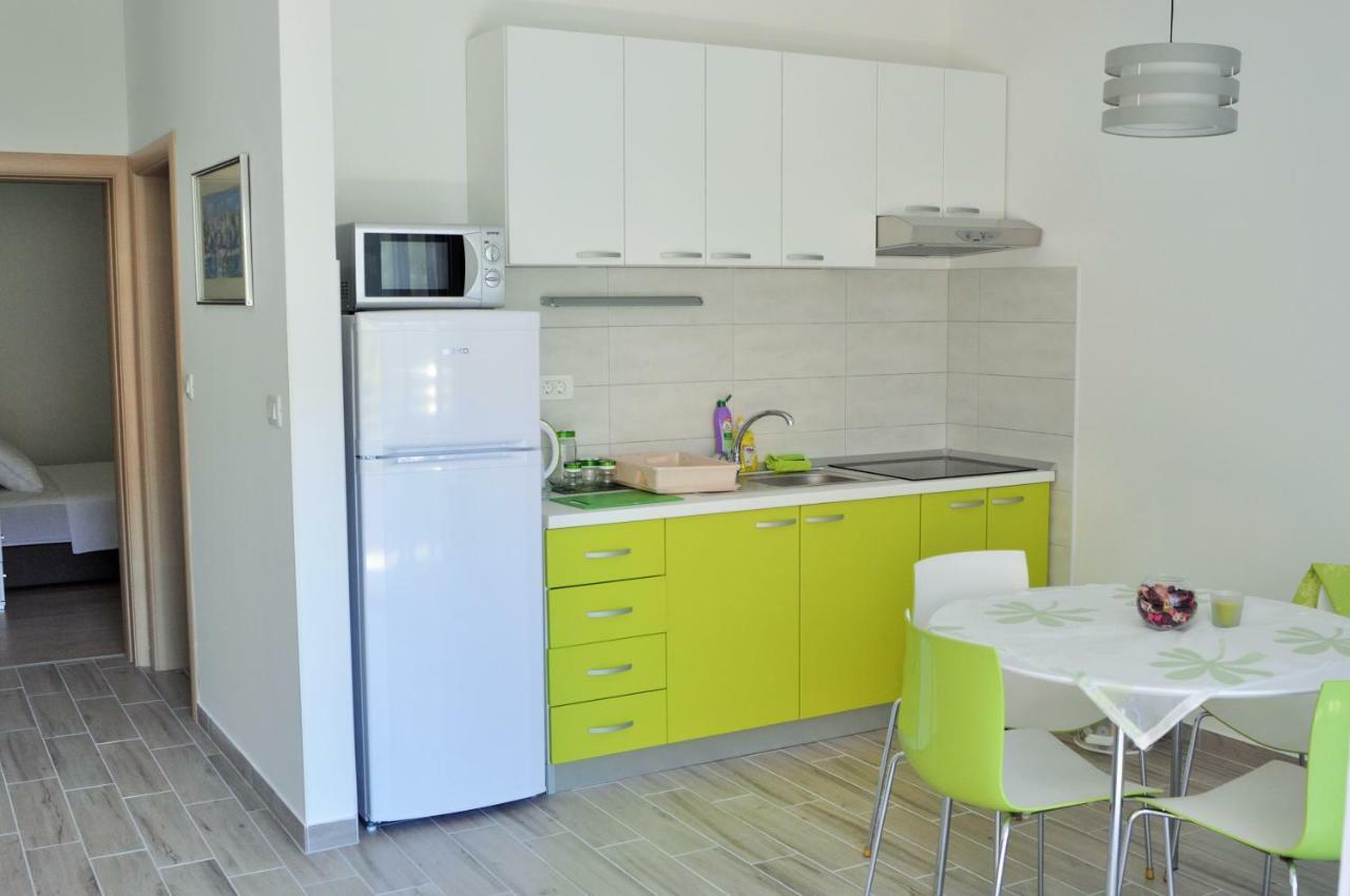 Apartments Zora Рогозница Екстериор снимка