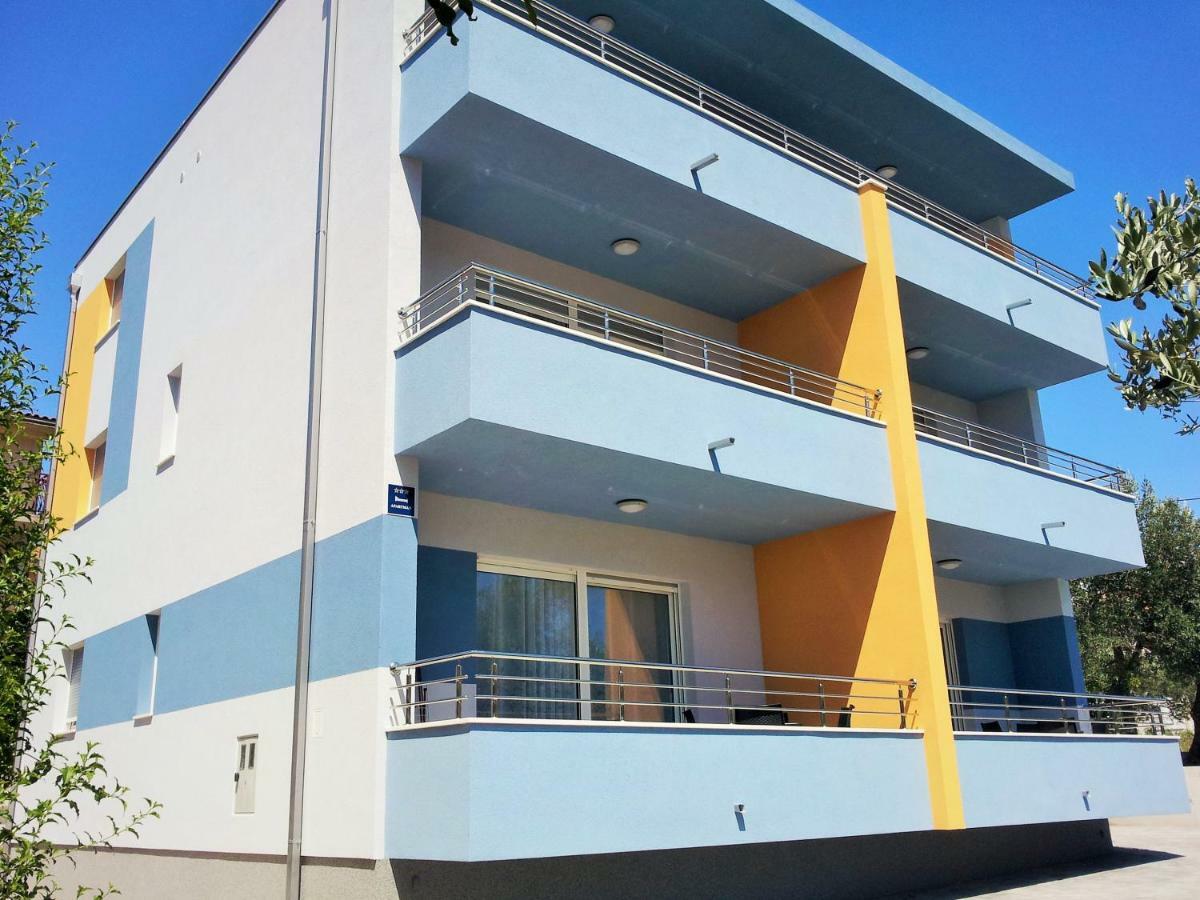 Apartments Zora Рогозница Екстериор снимка