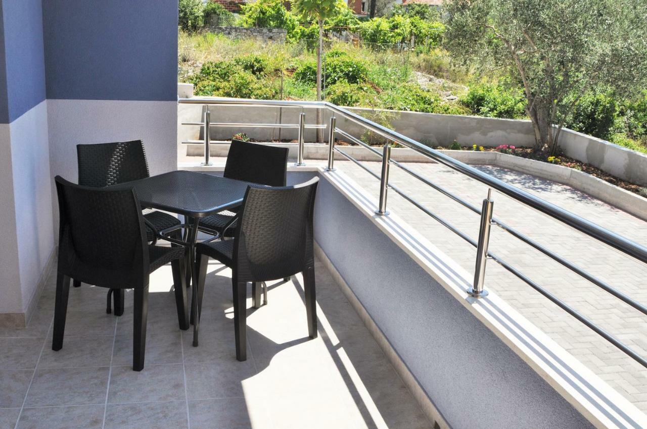 Apartments Zora Рогозница Екстериор снимка
