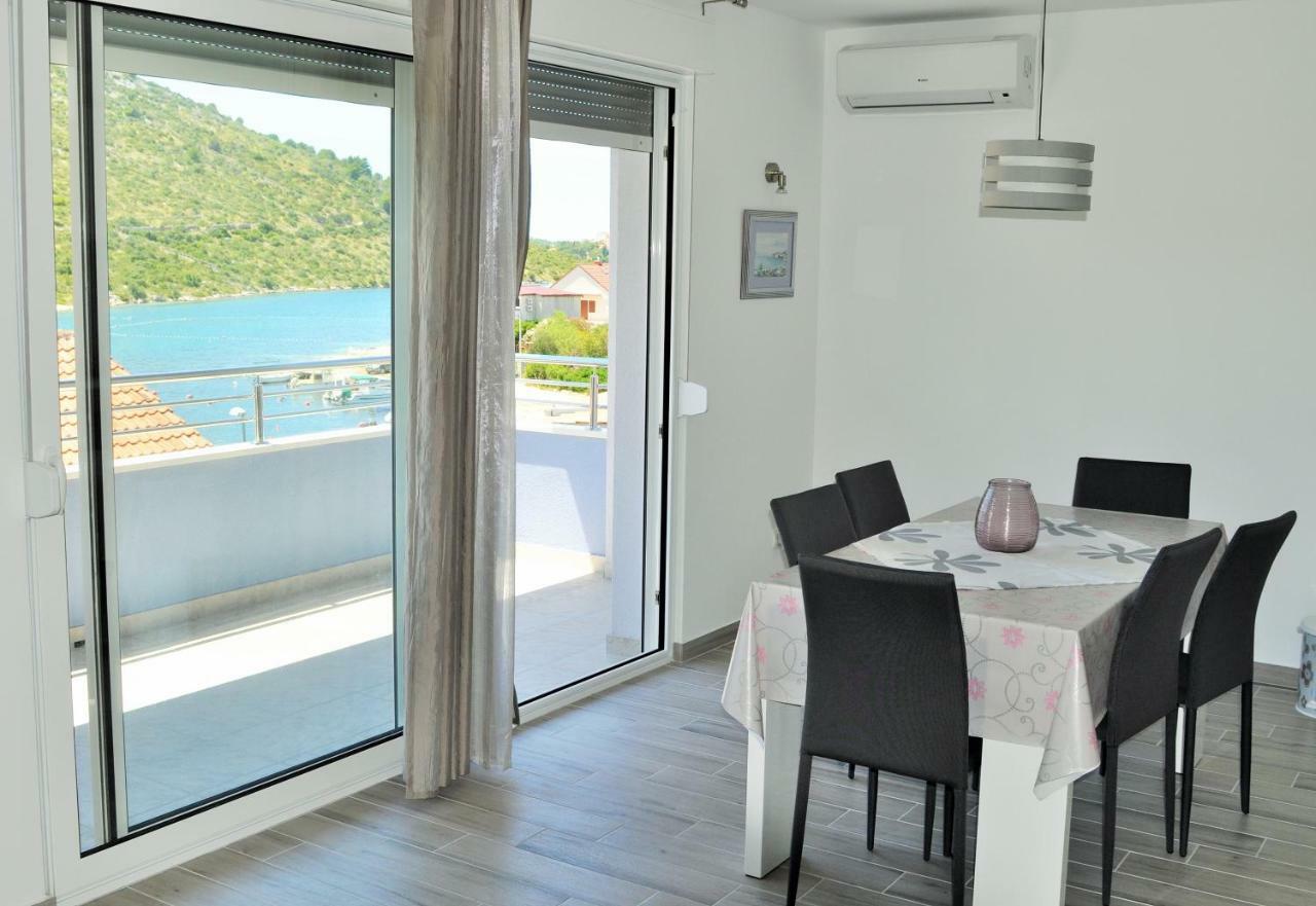 Apartments Zora Рогозница Екстериор снимка