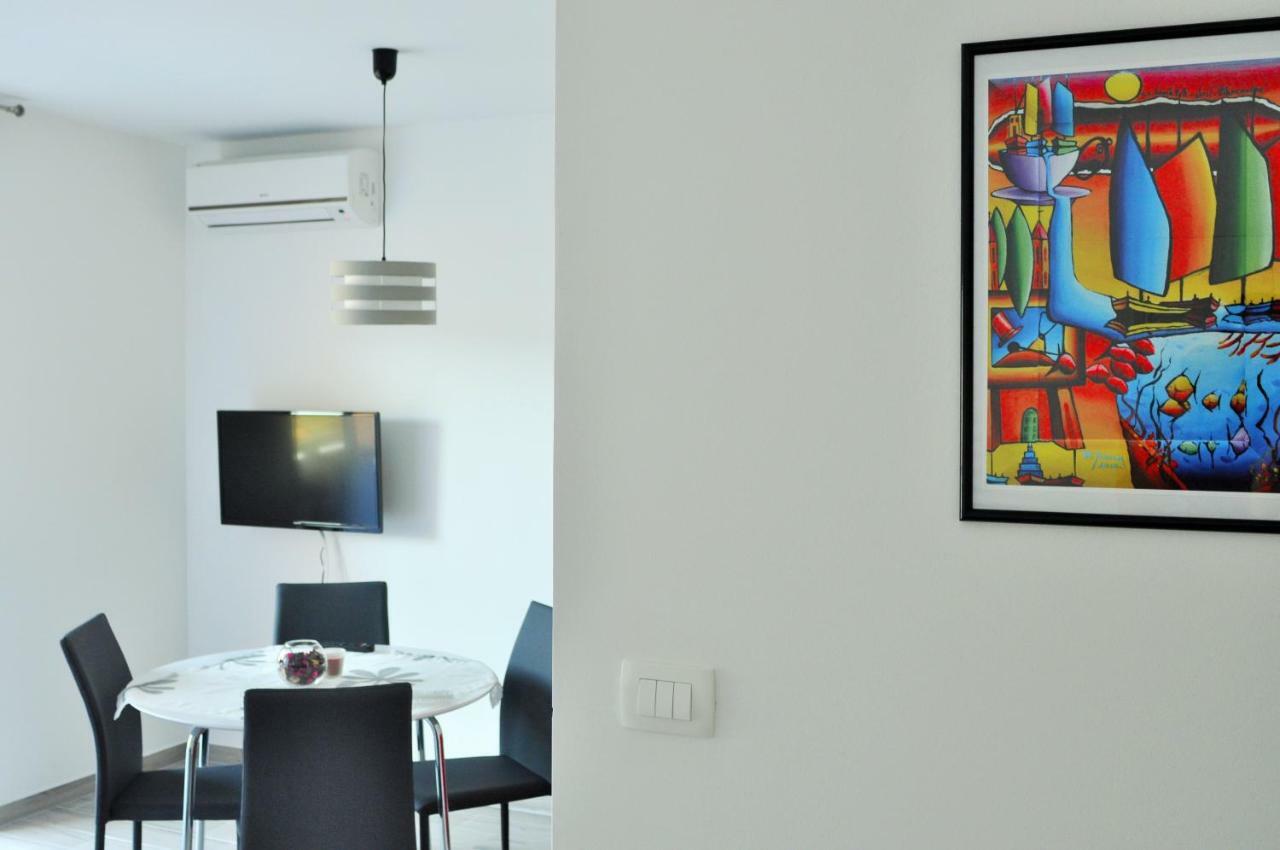 Apartments Zora Рогозница Екстериор снимка