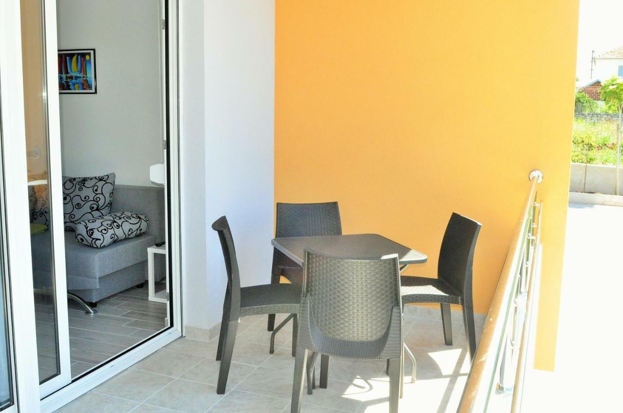Apartments Zora Рогозница Екстериор снимка